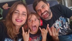 dia-do-rock:-estilo-musical-une-familias-e-vira-ate-empreendimento-no-alto-tiete