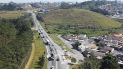 rodovia-mogi-bertioga-tem-pontos-de-congestionamento-na-volta-do-feriado-de-finados