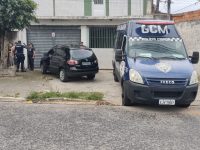 guarda-municipal-de-poa-impede-roubo-a-empresa-e-libera-12-refens